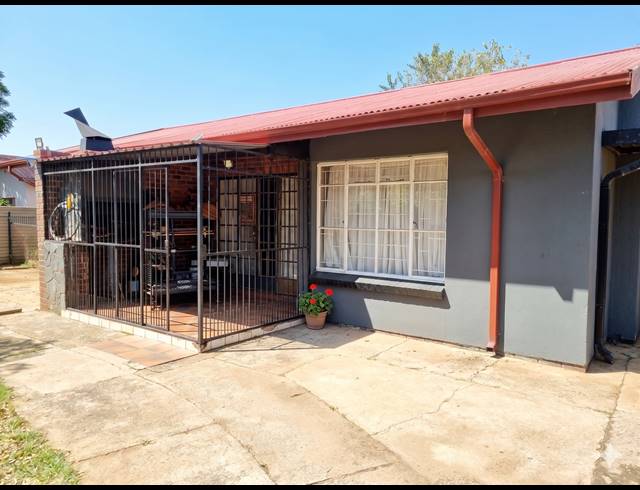 5 BEDROOM HOUSE FOR SALE IN DUNCANVILLE